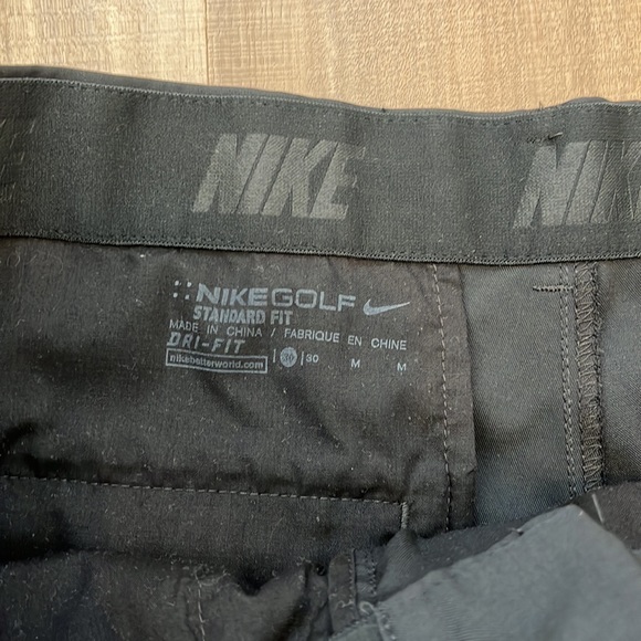 Nike Golf Men's Standard Fit Black Shorts - Picture 2 of 3
